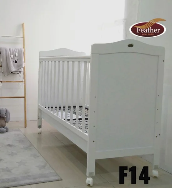 سرير بيبي خشب ماليزي سم 120/60  مع مرتبة طبية مثالي لمنح صغيرك الراحة والأمان يتميز بتصميم أنيق يناسب جميع الأذواق ومساحة مُدمجة لتوفير المكان-F14