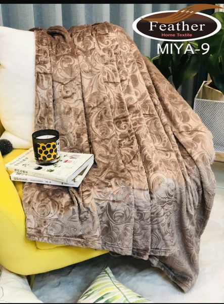 بطانية مايا خامة مايكرو | مقاس 220*240 | ناعمة الملمس كالحرير من ماركة فذر الشهيرة