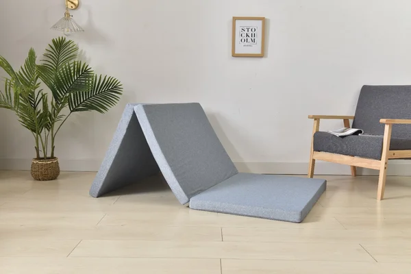 مرتبة متنقلة أسفنج من الفوم الطبي قابلة للطي متعددة الوظائف من ماركة فذر للسفر وللبر- 6900701000115