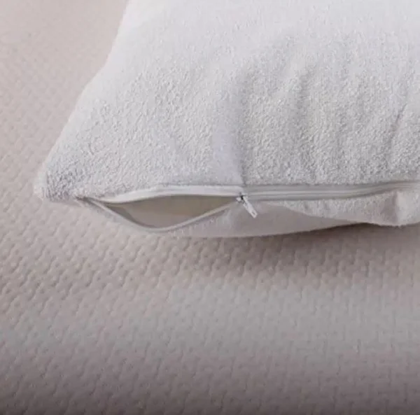 Feather Cindy waterproof and stain-resistant pillowcase