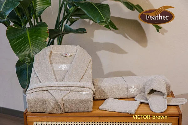 طقم روب فكتوريا مطرز 6 قطع  رجالي مقاس XL 